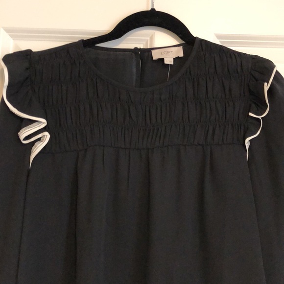 NWT Loft Outlet Black Smocked Ruffle top, sz S - Picture 2 of 4